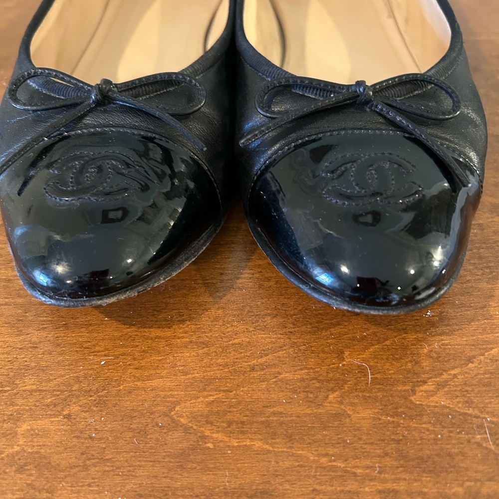 Chanel Black Ballet Flats SZ 41 - Picture 2 of 5